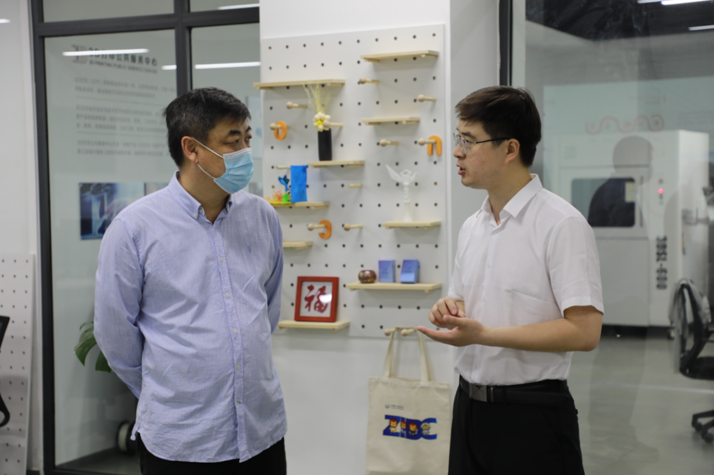 焦作市科協副主席李峰一行，蒞臨設計城開展省科普教育基地調研工作