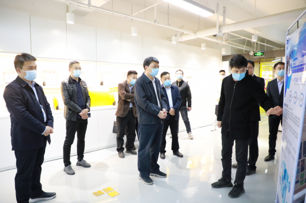 焦作市委常委、統戰部部長董炳麓一行蒞臨中原工業設計城參觀調研