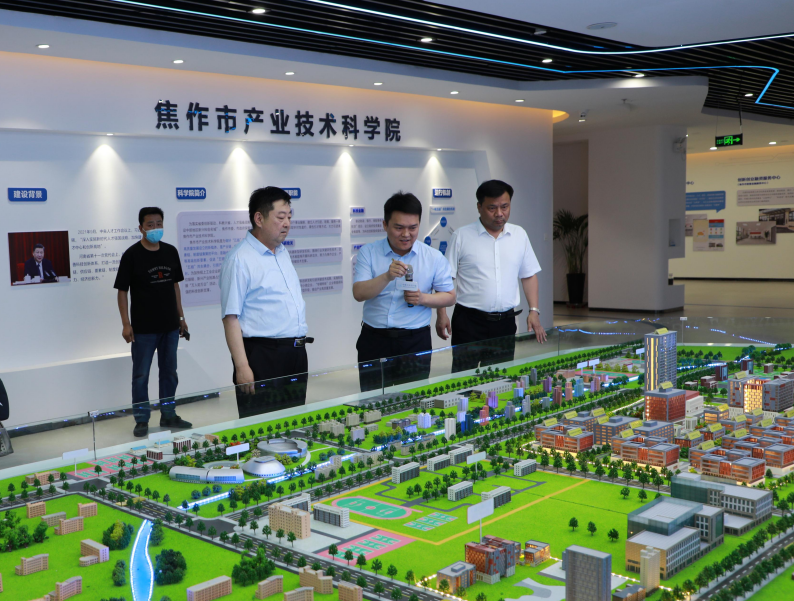 焦作市委第五巡察組一行蒞臨設計城參觀調研