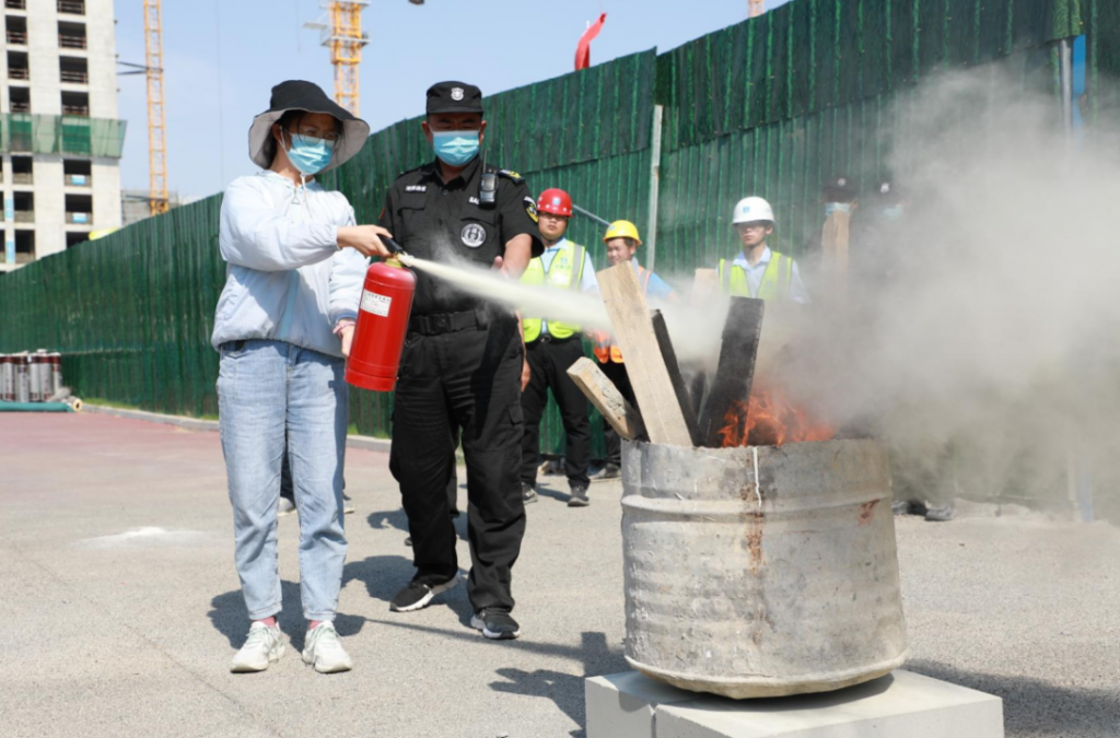 消防演練丨園區(qū)舉辦2022年夏季消防演練活動(dòng)