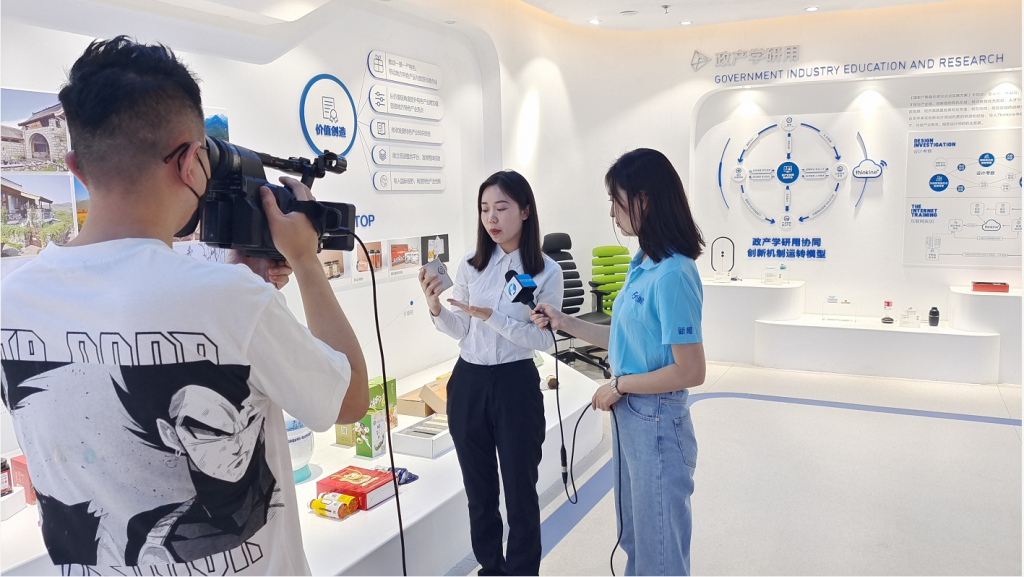 河南廣播電視臺《直播河南瞰項目》走進設計城，“云”覽園區，看設計如何賦能產業