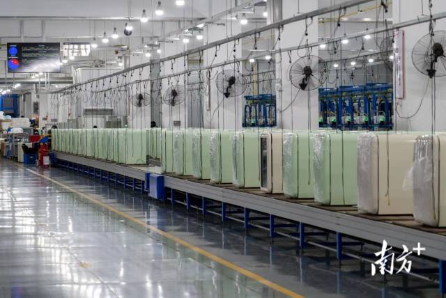 企業(yè)自動化的生產(chǎn)車間。