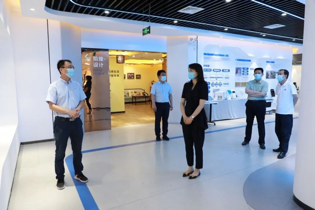 河南省人社廳就業促進局副局長謝攀一行蒞臨設計城調研
