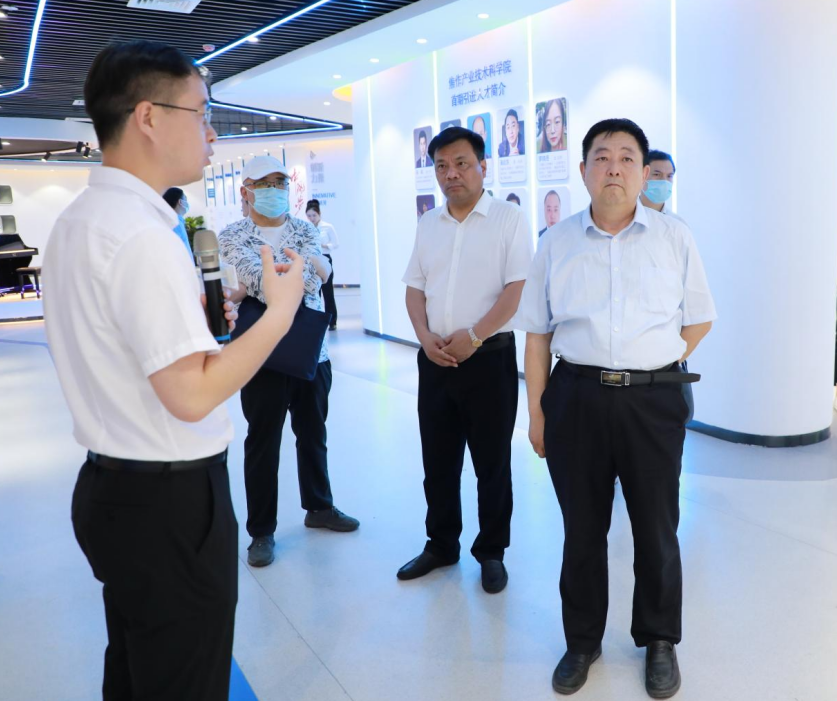 焦作市委第五巡察組一行蒞臨設計城參觀調研