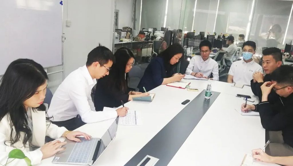 資深法律顧問(wèn)團(tuán)隊(duì)走進(jìn)設(shè)計(jì)城，為企業(yè)高質(zhì)量發(fā)展保駕護(hù)航！