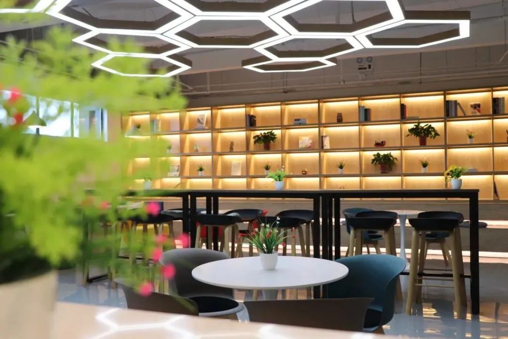 感受夏日，體驗(yàn)涼爽，走進(jìn)這座創(chuàng)業(yè)之城！