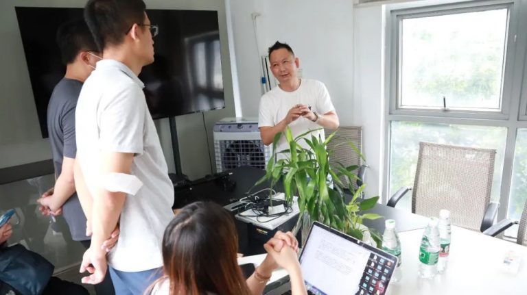 阿里研究院團隊走進設(shè)計城，調(diào)研“工業(yè)設(shè)計產(chǎn)品貿(mào)易”新態(tài)勢