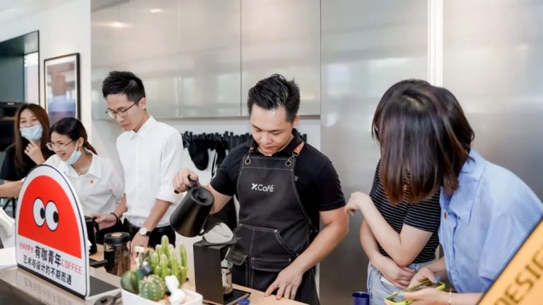 設(shè)計與藝術(shù)的碰撞，“青春心向黨 建功新時代”主題團日活動圓滿舉行