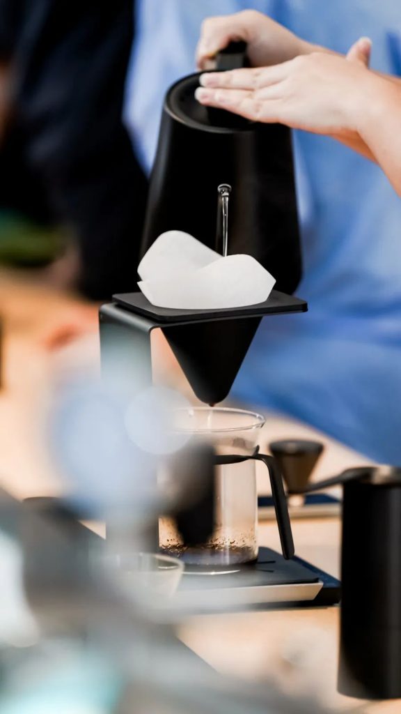 設(shè)計與藝術(shù)的碰撞，“青春心向黨 建功新時代”主題團日活動圓滿舉行