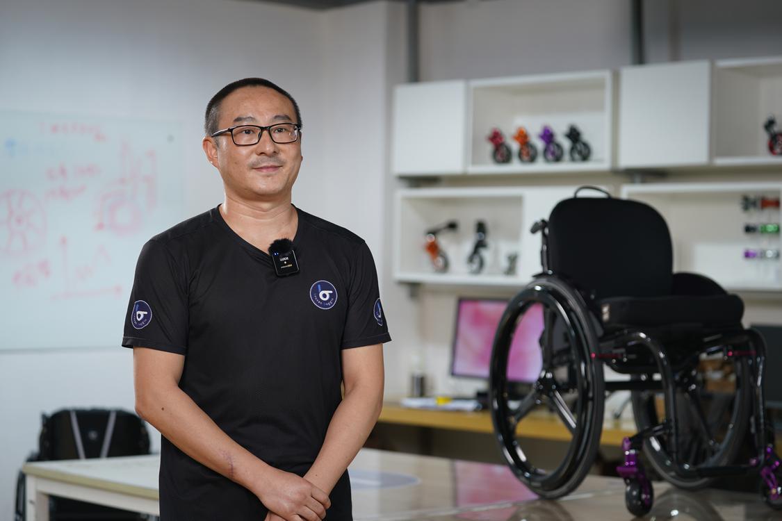 他設計的產品，殘奧冠軍都在用！ | 從800到8000，牢記囑托開新局⑦