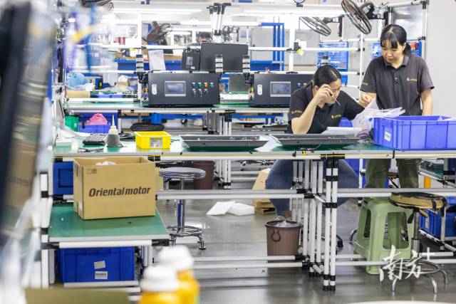 嘉騰機器人生產車間。