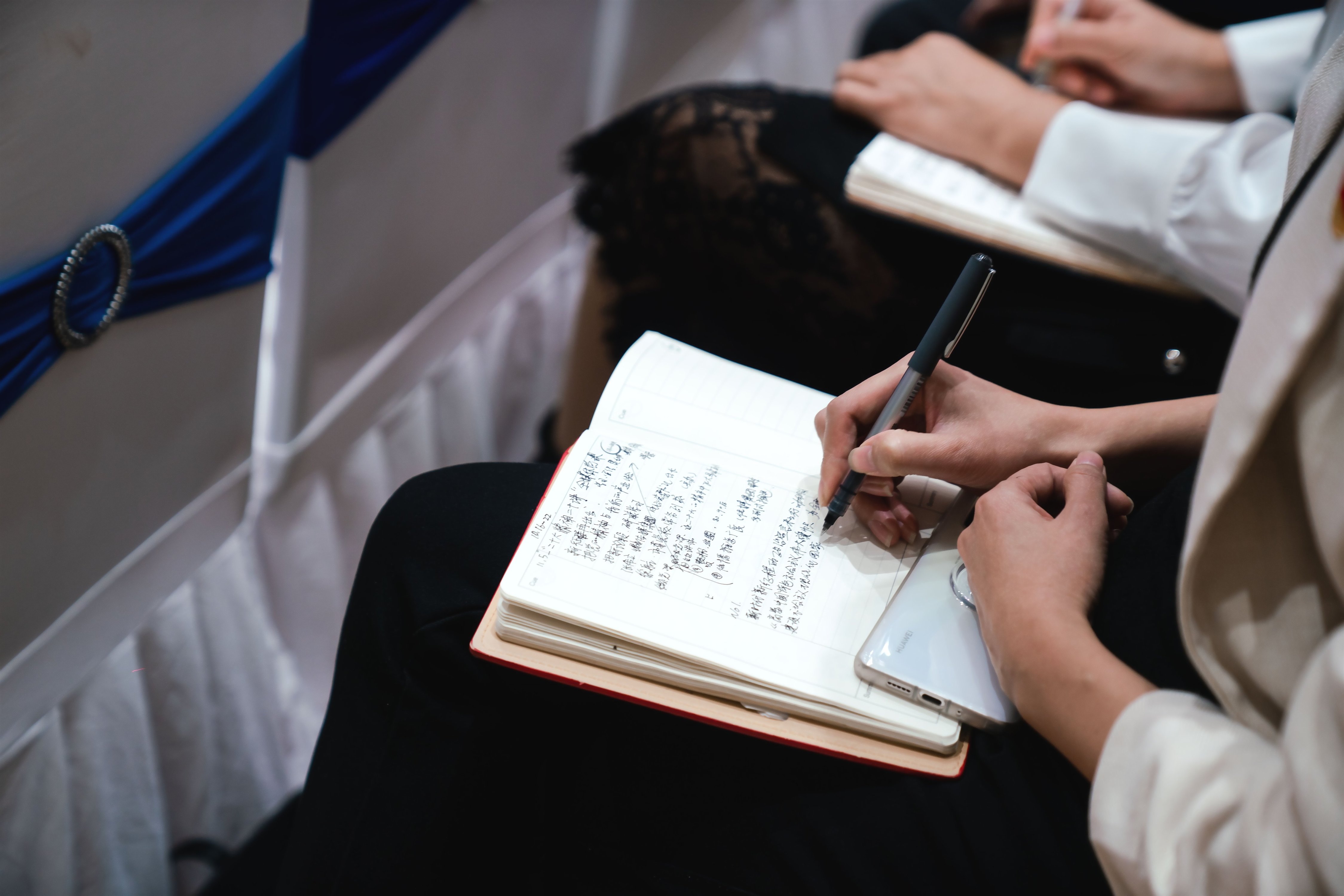 全媒體黨課走進(jìn)設(shè)計城 推進(jìn)黨的二十大精神落地生根