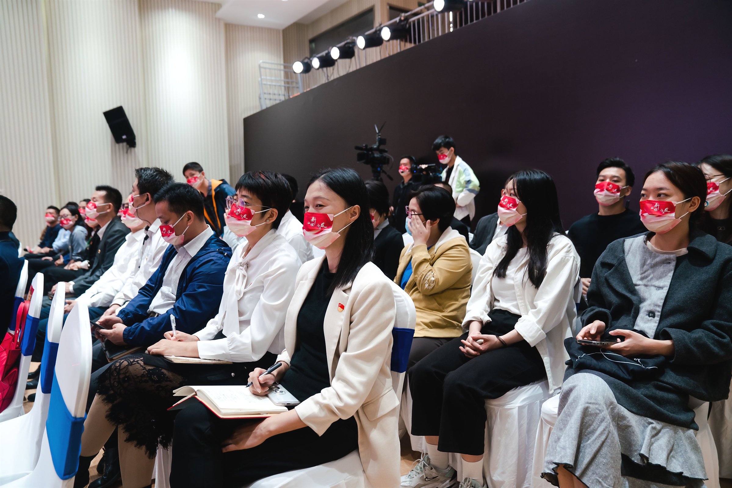 全媒體黨課走進(jìn)設(shè)計城 推進(jìn)黨的二十大精神落地生根