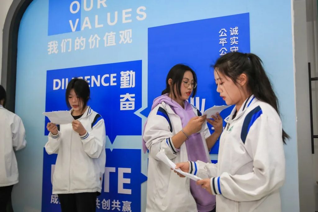 集結未來星主播！佛山首個互聯網營銷師聯合培養基地開班