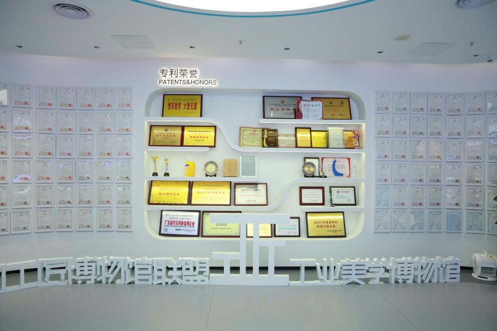 “漫走設(shè)計(jì)”打卡深圳 探索設(shè)計(jì)之都的創(chuàng)新密碼