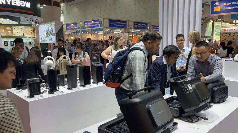 廣東工業設計城創新力量集結，成為廣交會“顯眼包”