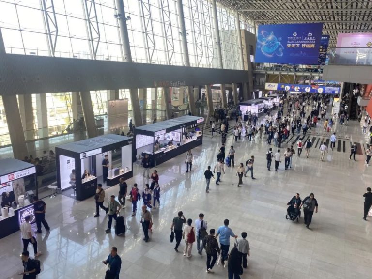 廣東工業設計城創新力量集結，成為廣交會“顯眼包”