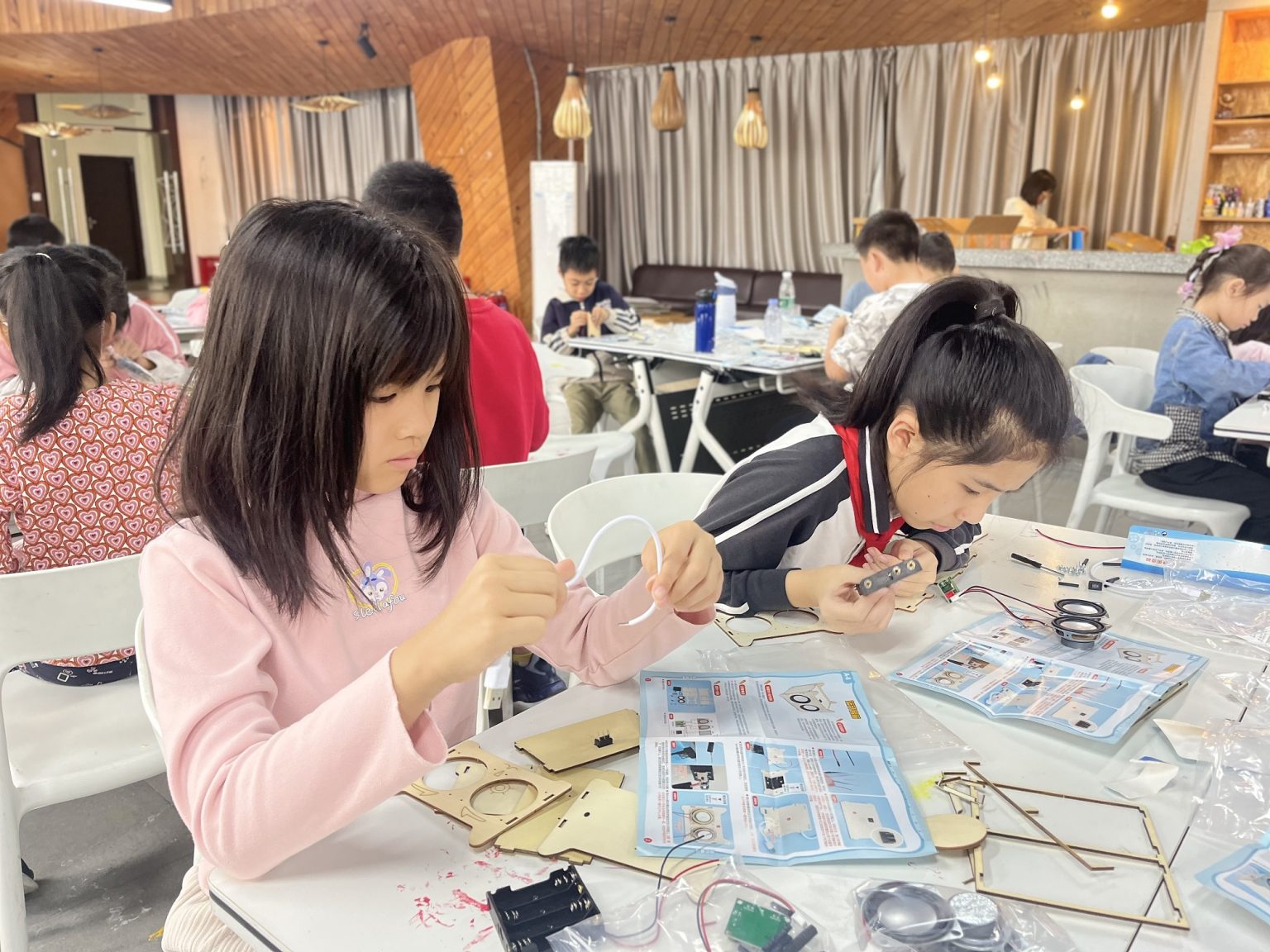 創新設計研學周：五期研學課程 開啟青少年好奇造物之旅