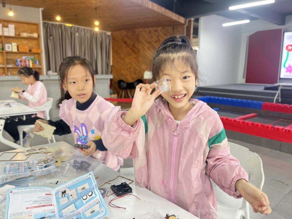 創新設計研學周：五期研學課程 開啟青少年好奇造物之旅