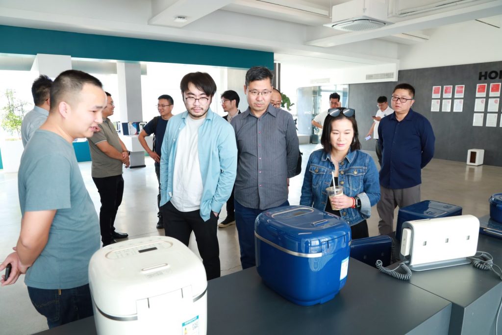 走在前列 青春建功 | 佛山兩新組織主題團日活動走進設計城