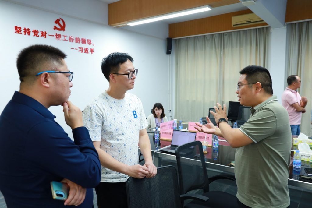 走在前列 青春建功 | 佛山兩新組織主題團日活動走進設計城