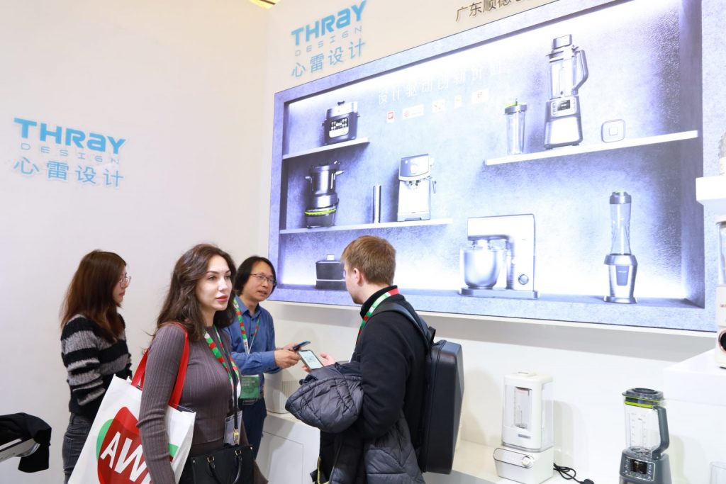 設計城企業閃耀上海AWE “設計+科技”催生新質生產力