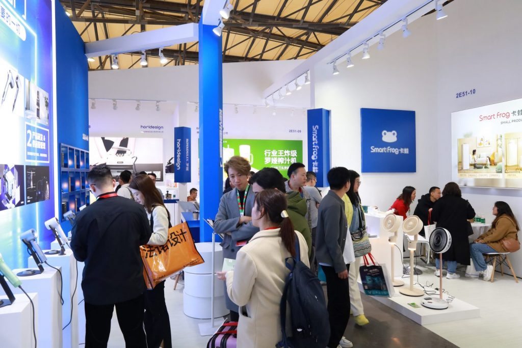 設計城企業閃耀上海AWE “設計+科技”催生新質生產力