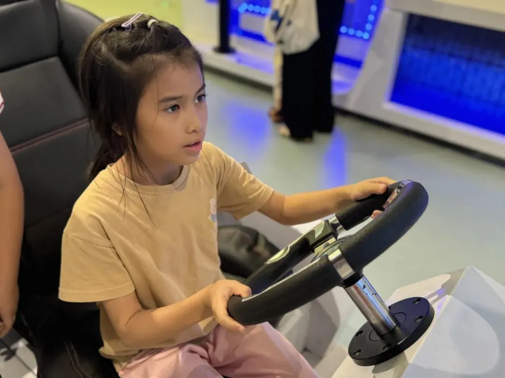 青春黨建+暑期托管，100名小小設計師玩轉“國潮學堂”！