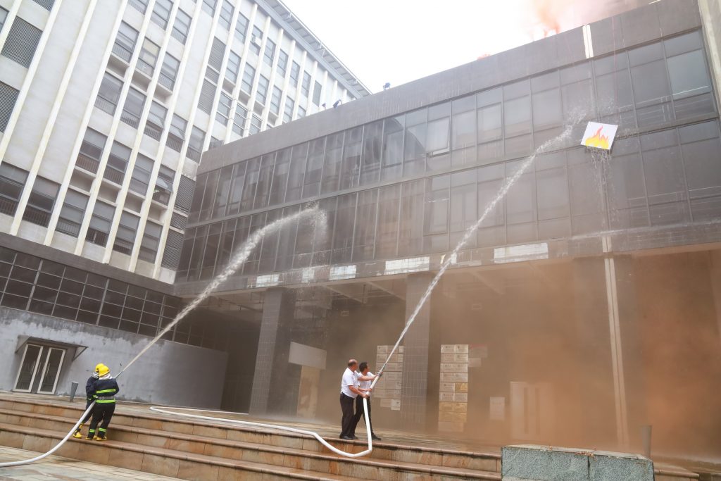 筑牢安全防線 設(shè)計(jì)城舉行消防知識培訓(xùn)和演練活動