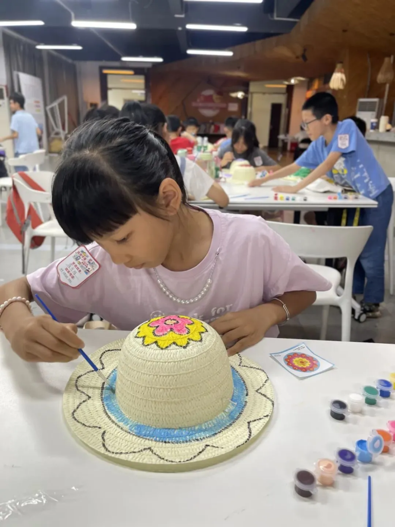 青春黨建+暑期托管，100名小小設計師玩轉“國潮學堂”！