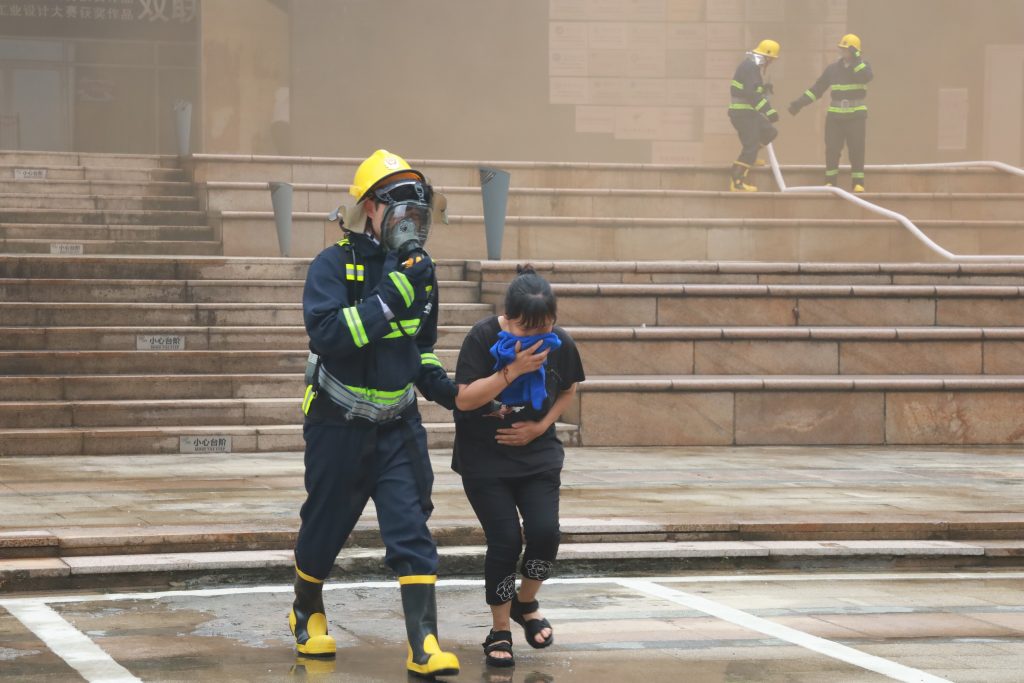 筑牢安全防線 設(shè)計(jì)城舉行消防知識培訓(xùn)和演練活動