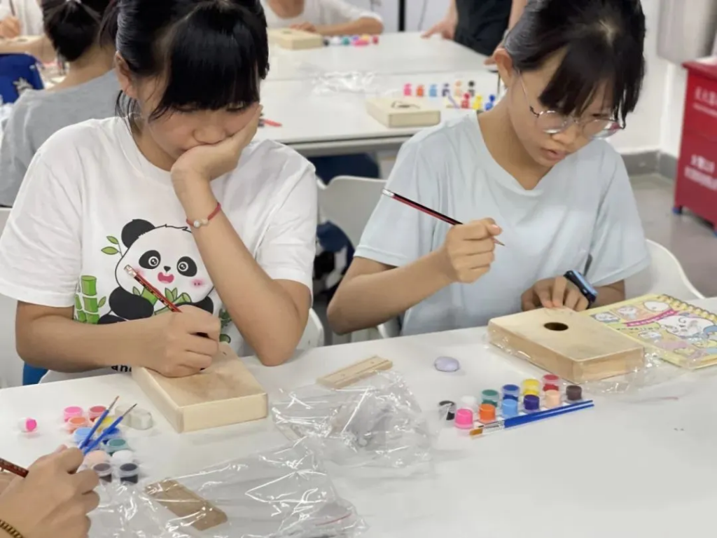 青春黨建+暑期托管，100名小小設計師玩轉“國潮學堂”！