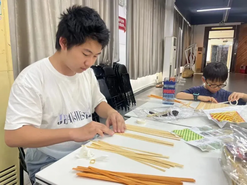 青春黨建+暑期托管，100名小小設計師玩轉“國潮學堂”！