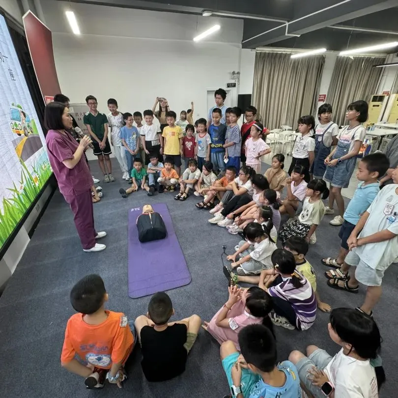 青春黨建+暑期托管，100名小小設計師玩轉“國潮學堂”！