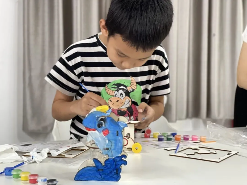 青春黨建+暑期托管，100名小小設計師玩轉“國潮學堂”！