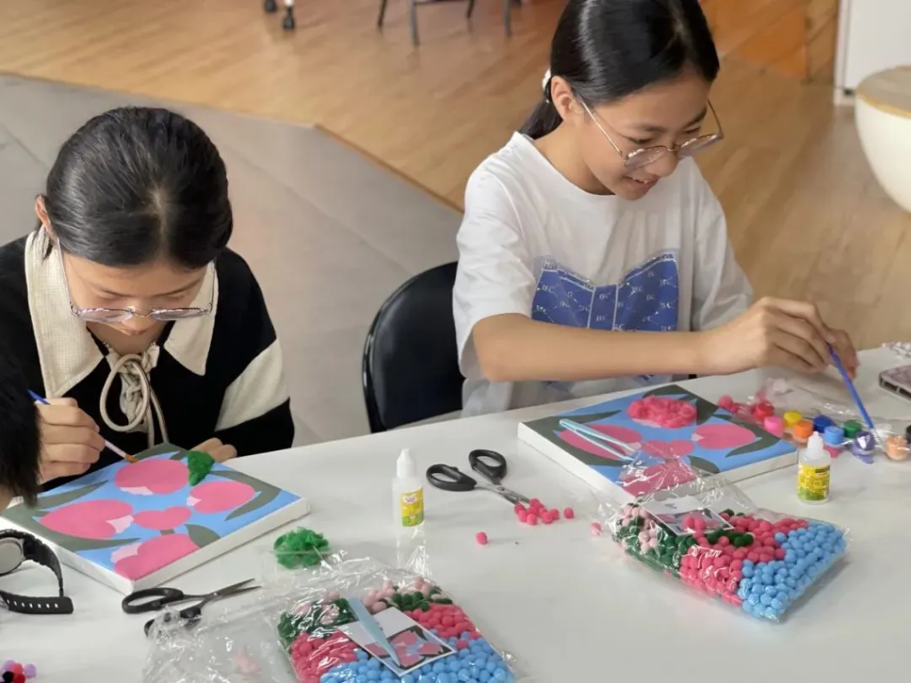 青春黨建+暑期托管，100名小小設計師玩轉“國潮學堂”！