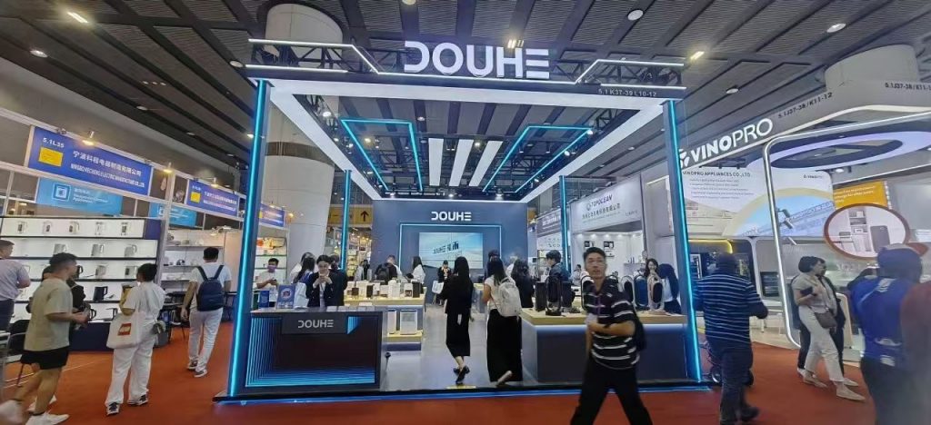 第136屆廣交會開幕首日： 順德“智造”驚艷外商 設計城“創新天團”火力全開