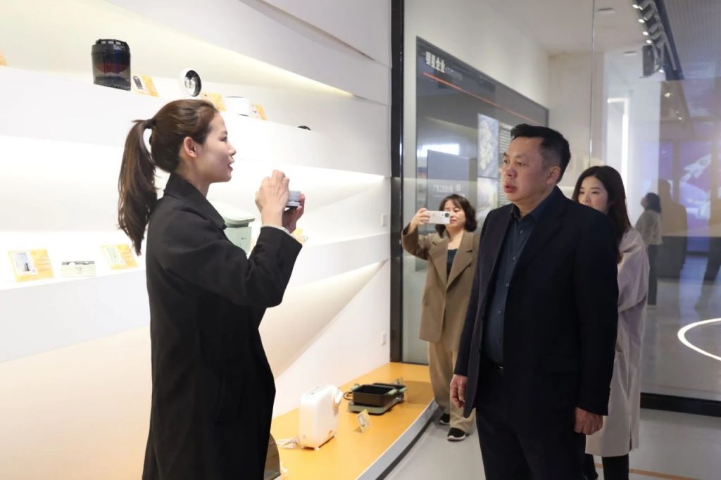 廣東工業設計城與湖南工業大學機械工程學院簽訂產學研合作協議