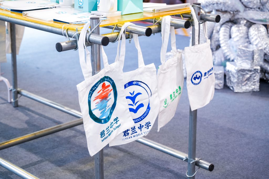 腦洞大開！君蘭學(xué)子用創(chuàng)意設(shè)計(jì)“點(diǎn)亮”生活