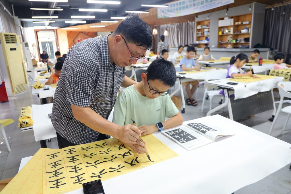 墨香伴暑假活動圓滿結束，與書法家廖鎮能共話設計